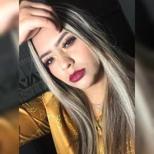 Meet your Posher, Alejandra